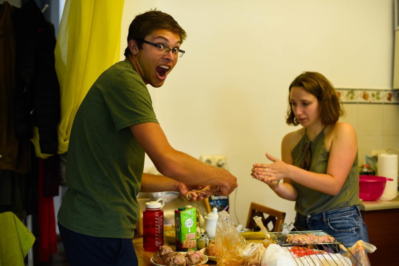 "European" Backpackers Hostel In Almaty Ngoại thất bức ảnh