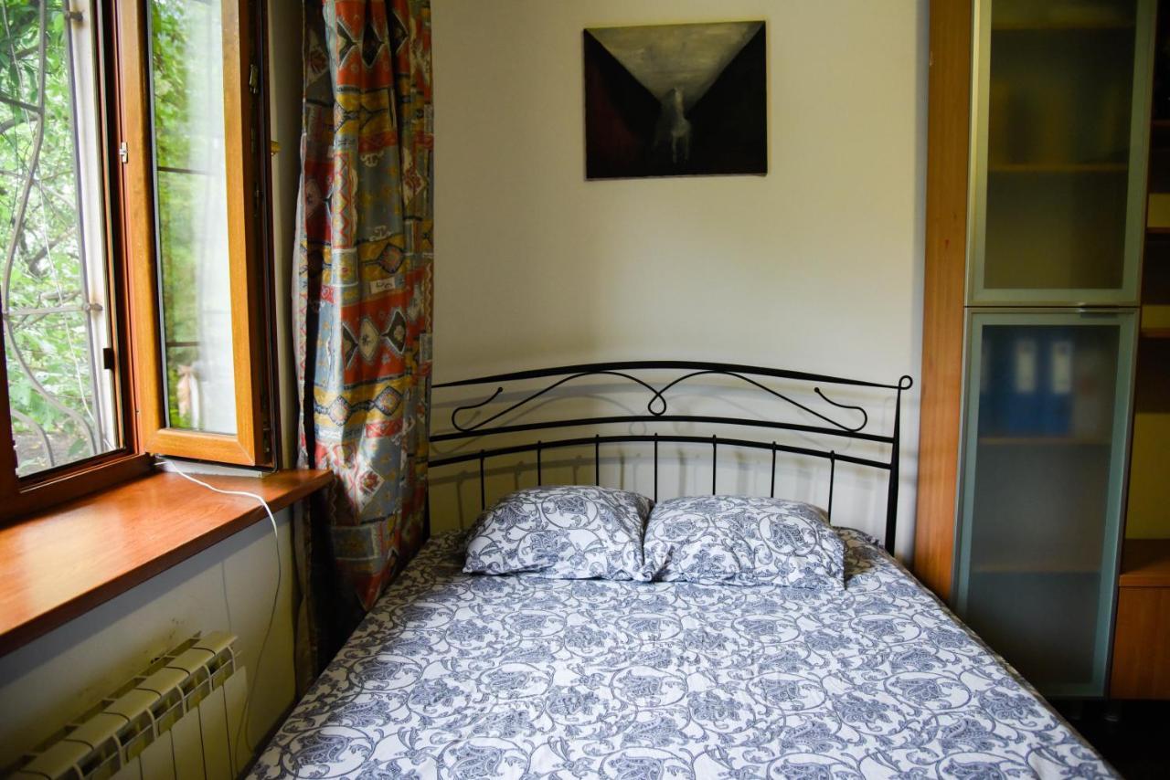 "European" Backpackers Hostel In Almaty Ngoại thất bức ảnh