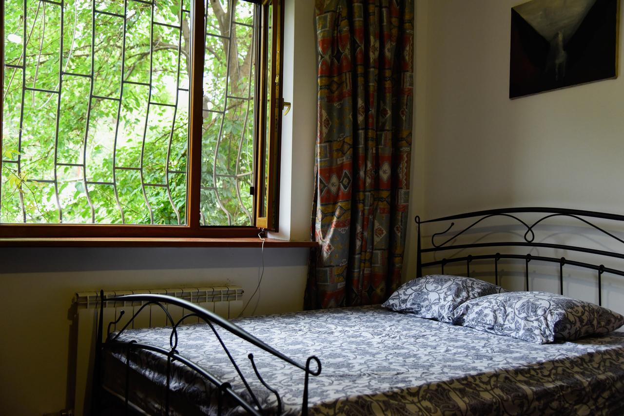 "European" Backpackers Hostel In Almaty Ngoại thất bức ảnh